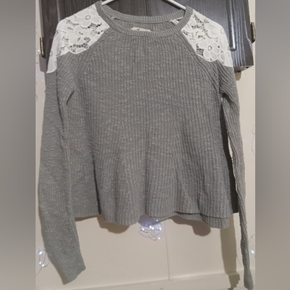 Hollister Gray Women's Sweatshirt with White Lace Shoulders